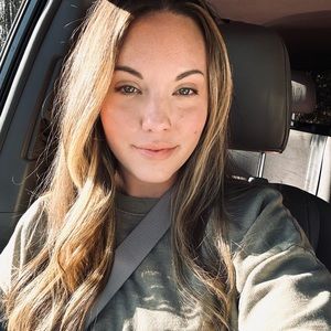 Meet your Posher, Adrienne